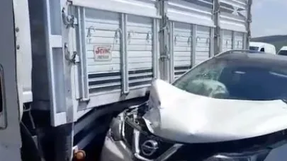 Ardahan’da kamyonet ile otomobil çarpıştı: 1 yaralı