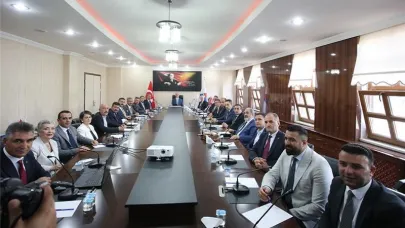 Rektör Emiroğlu Ağrı’da YÖK başkanıyla buluştu