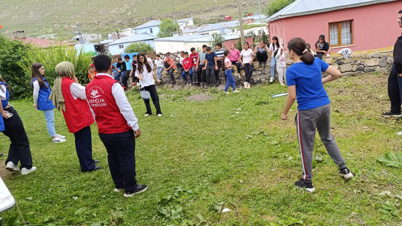 Çıldır’da Yaz Kulüpleri çocukların yüzünü güldürdü