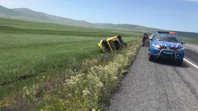 Ardahan’da tır şarampole devrildi: 1 yaralı