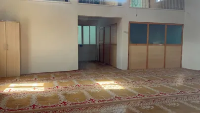 Köy kül oldu, caminin içi sağlam kaldı