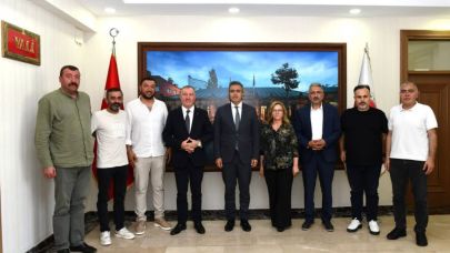 Serhat Ardahanspor yönetiminden Vali Çiçek’e ziyaret