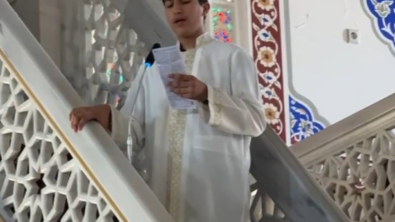 Genç hafızın Ayasofya hayali: İlk Cuma namazını Saray Camisi’nde kıldırdı
