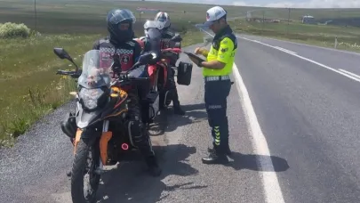Jandarmadan Motosiklet sürücülerine uyarı: "Kaskınızı Takın!"