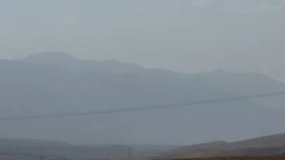 Yüksekova’da toz bulutu etkili oldu