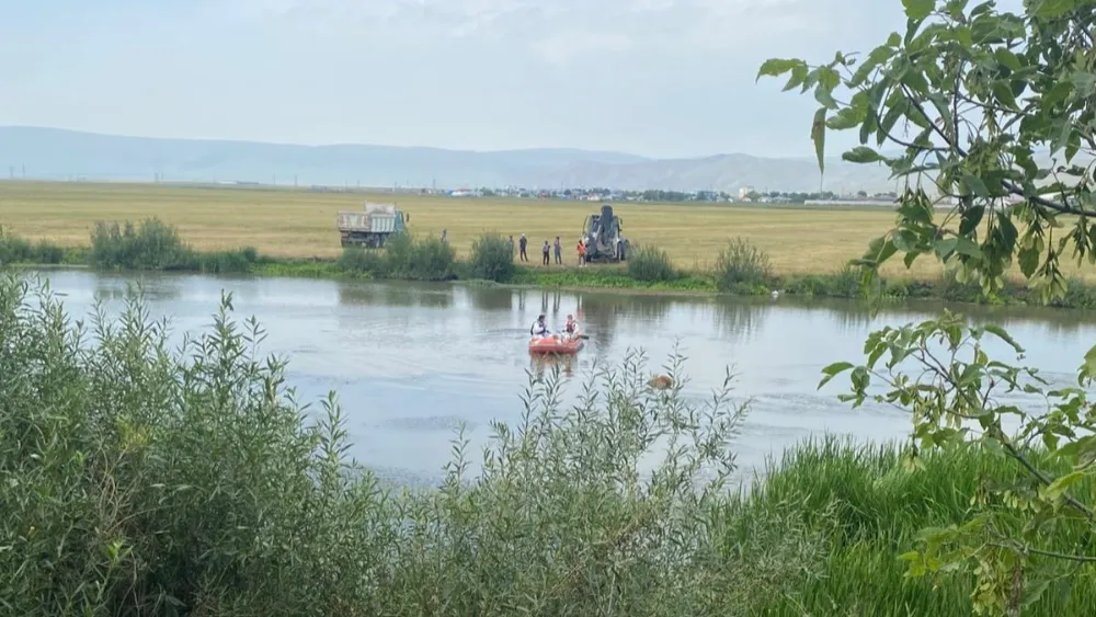 Kura Nehrinde hayvan cesedi görüldü:  Valilik tüm kurumları teyakkuza geçirdi