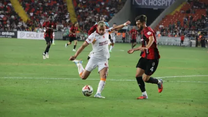Şampiyon 3 puanla başladı