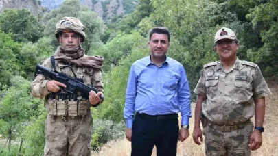 Vali Aygöl, Aliboğazı’nda askerlerle bir araya geldi