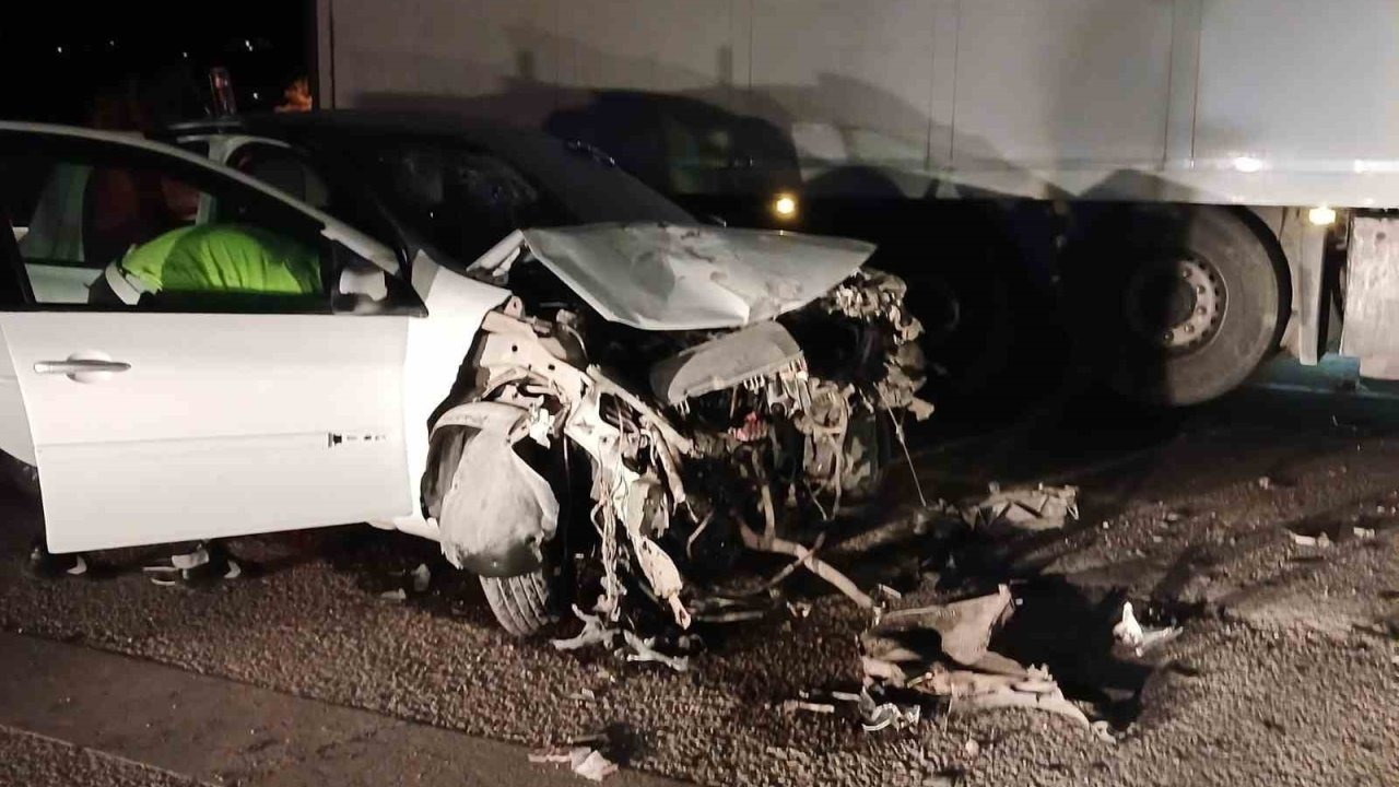 Malatya’da tır ile otomobil çarpıştı