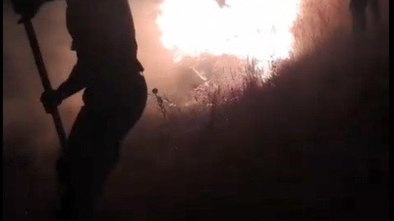 Kars’ta anız yangını söndürüldü