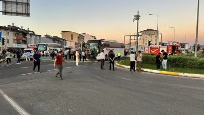 Horasan’da yolcu otobüsü ile traktör çarpıştı