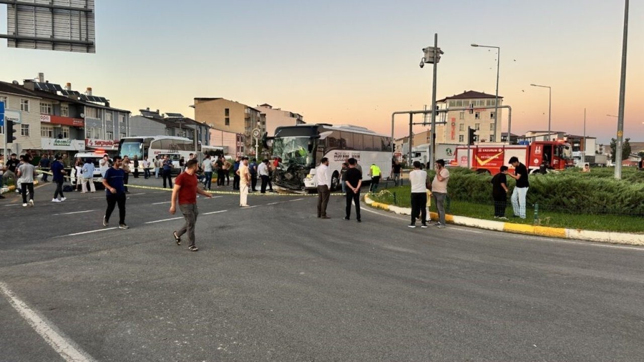 Horasan’da yolcu otobüsü ile traktör çarpıştı
