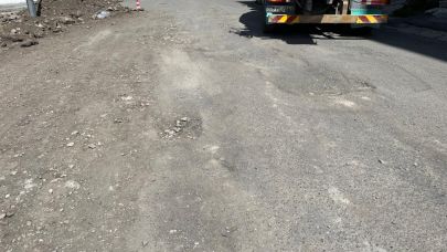 Yollar köstebek yuvasına döndü