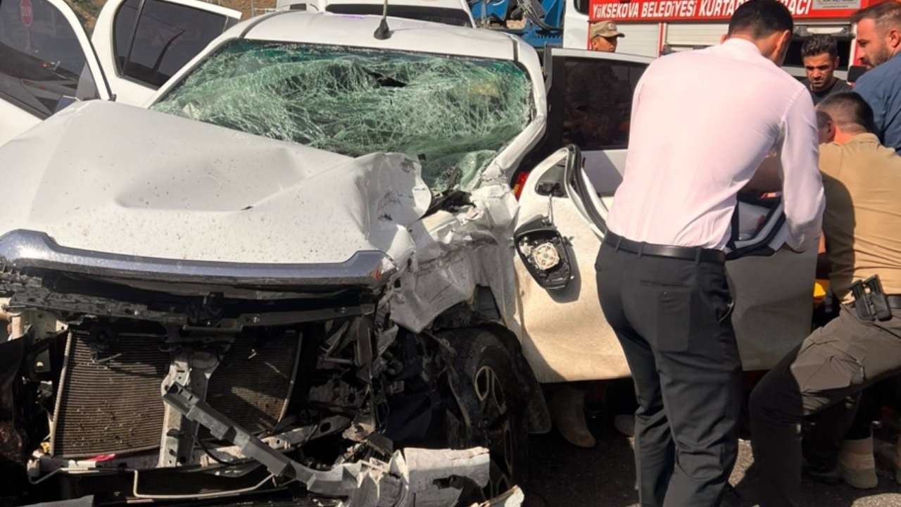 Yüksekova-Van kara yolunda trafik kaza