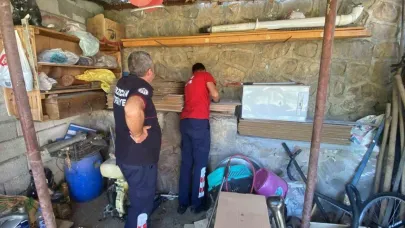 Boruya sıkışan yavru kediyi itfaiye kurtardı