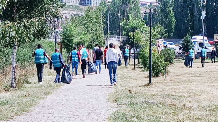 Denetimli Serbestlik Yükümlüleri, çevre temizliğine el attı