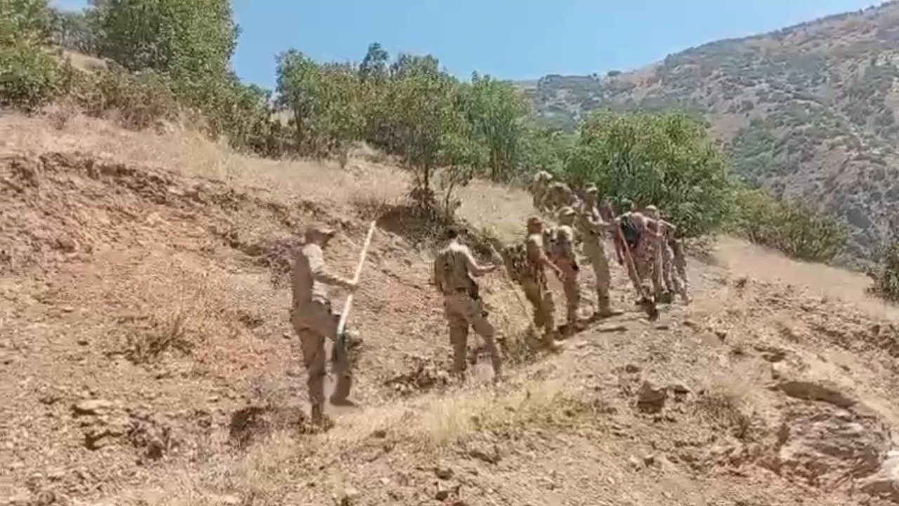 Orman yangınlarında askerler ve köylüler seferber oldu