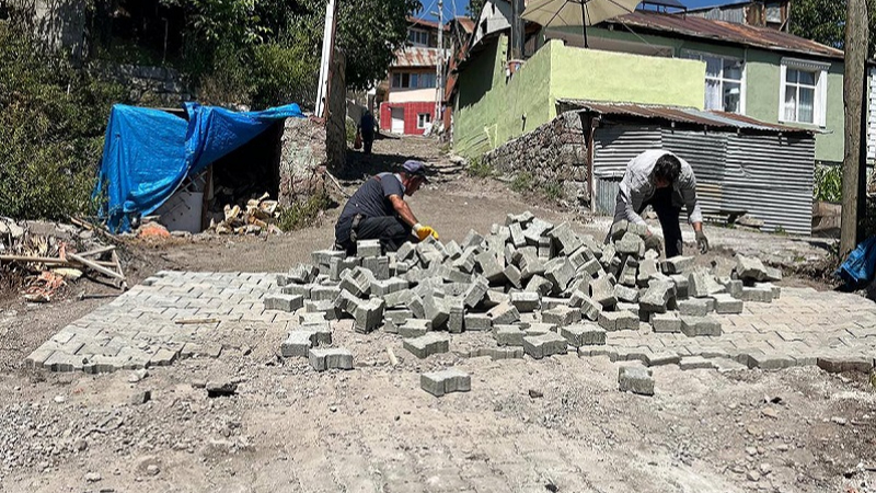Posof’ta ara sokaklar parke taşıyla kaplanıyor