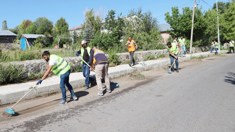 Temizlik ekiplerin gayreti takdir topladı