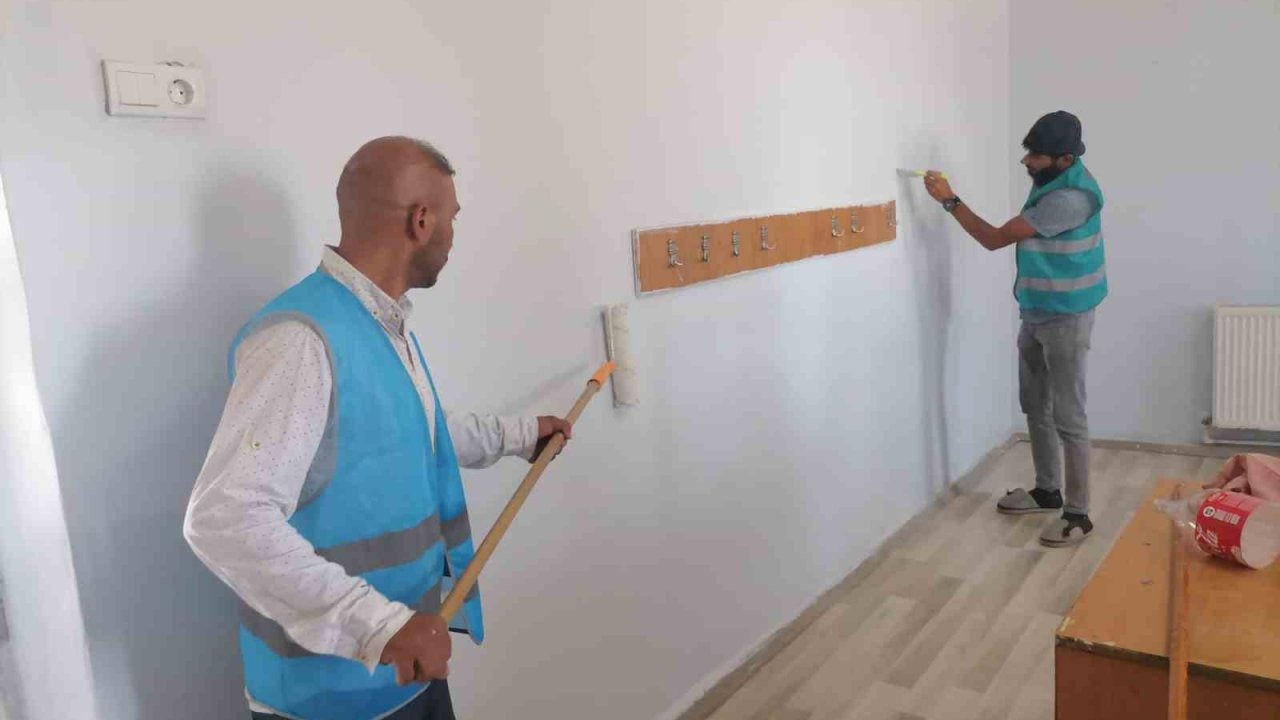 Yükümlüler denetimli serbestlik kapsamında okulları eğitim öğretim dönemine hazırlıyor