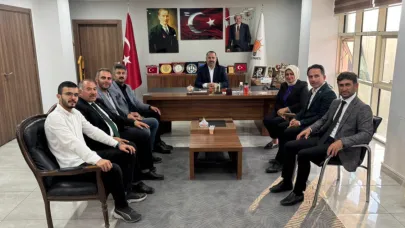 AK Parti’den geniş katılımlı istişare toplantısı