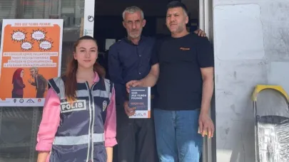 Polis sahada, vatandaşı bilgilendiriyor