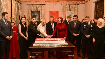 Ardahan’da Zafer Bayramı hep birlikte kutlandı