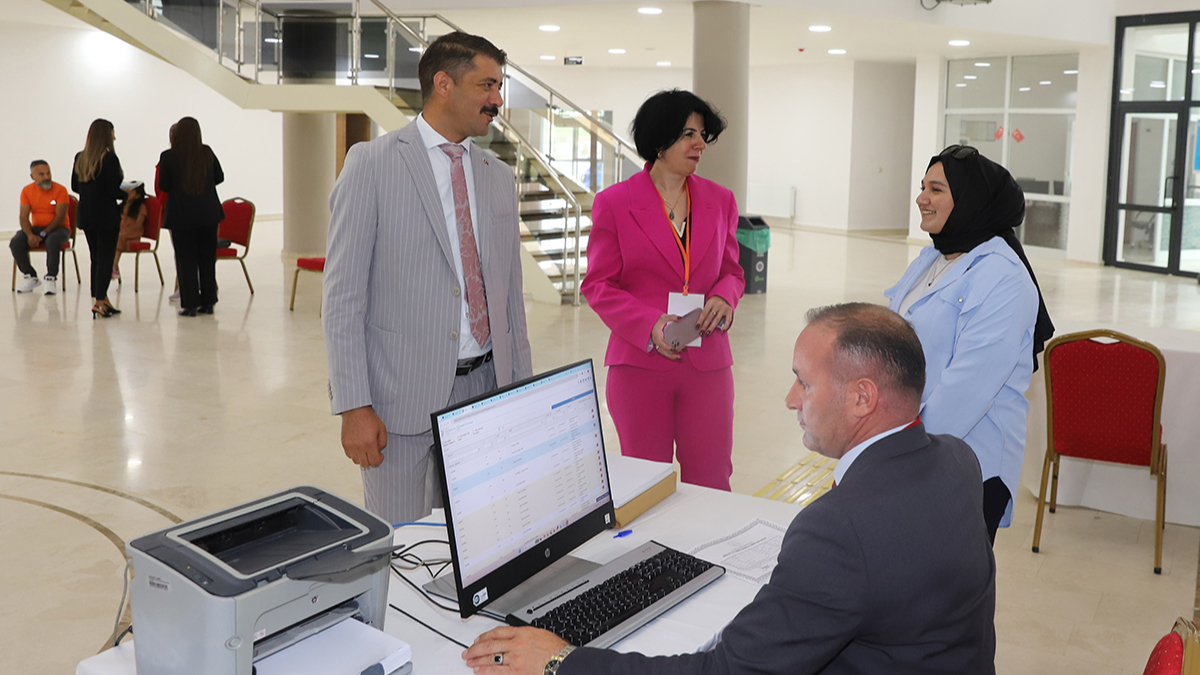 Ardahan üniversitesi kapılarını yeni öğrencilere açtı