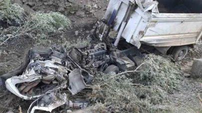 Kamyon şarampole uçtu: Sürücü ağır yaralı