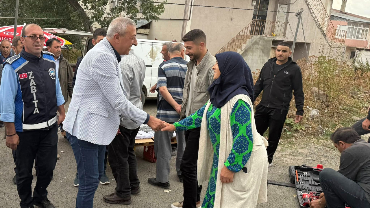 Sahaya inen Başkan Budak, vatandaşı dinledi