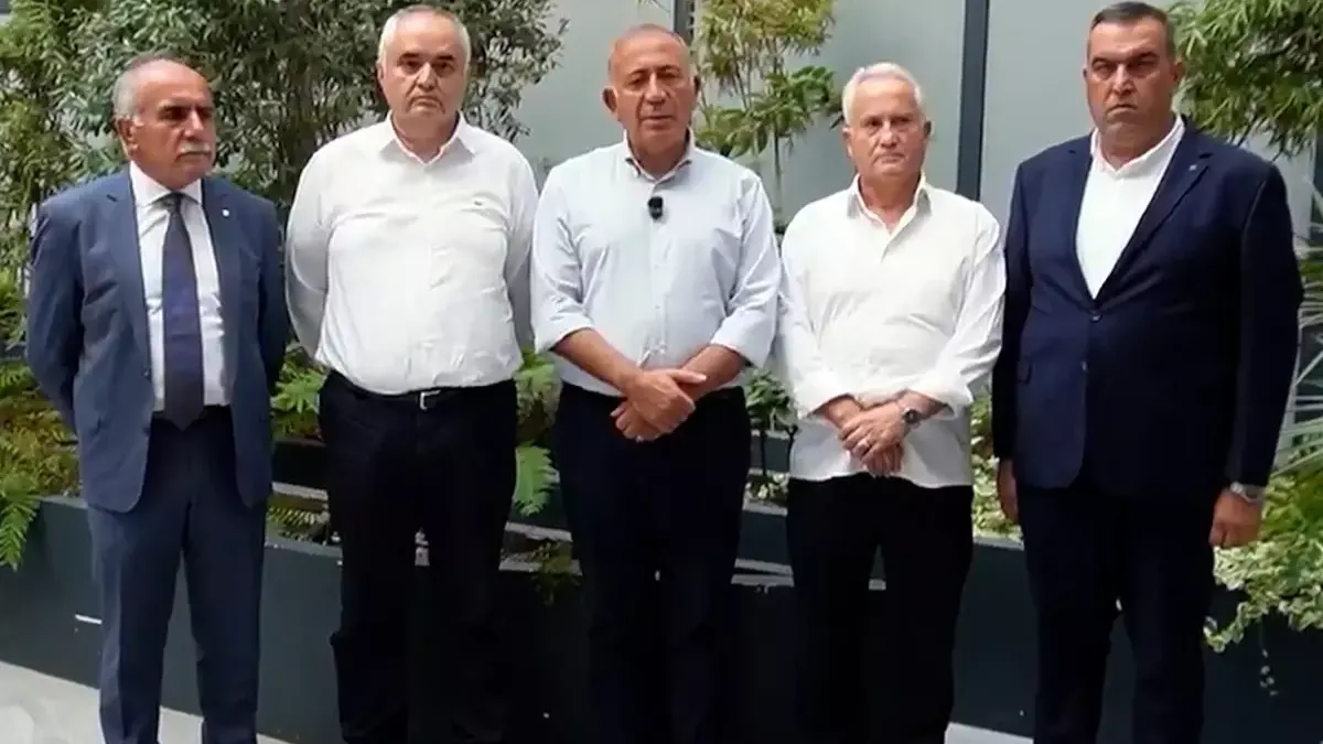 Gürsel Tekin&#039;den ilk görüntülü açıklama: CHP&#039;yi derhal adliye koridorlarından çıkarmalıyız