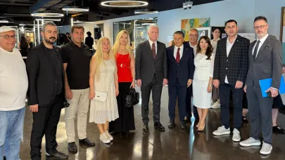KGK’nin “Türkiye’deki Amerika” sergisini İstanbul Valisi açtı