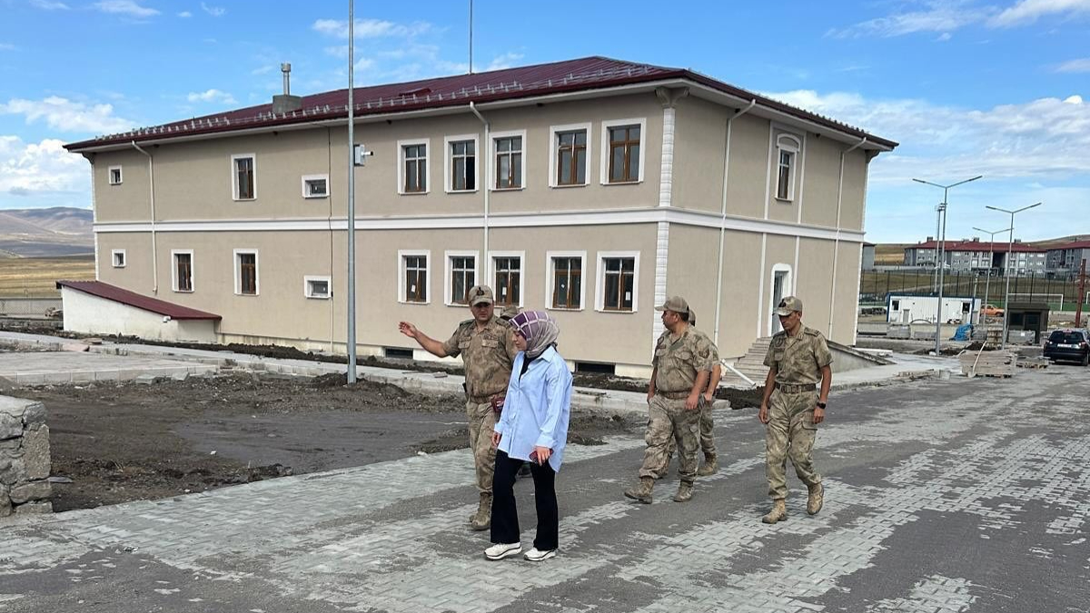 Kaymakamı Meram, devam eden yatırımları yerinde inceledi