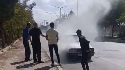 Muş’ta seyir halindeki otomobil yandı