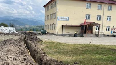 Posof’ta okullara doğalgaz hattı çekildi