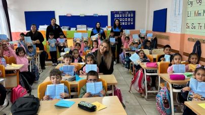 Minik öğrencilere polislerden anlamlı sürpriz