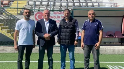 Uzuner, bordo mavili ekibin antrenmanını izledi