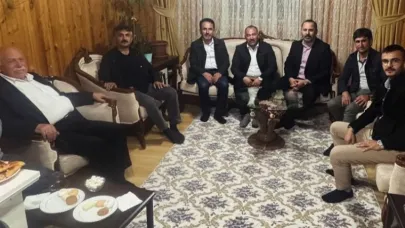 AK Parti İl Başkan Hakan Aydın, Gündoğdu ailesine geçmiş olsun ziyaretinde bulundu