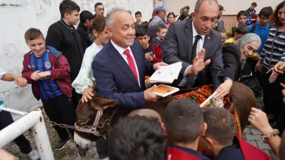 Eşekli Dostoyevski Posof’ta öğrencilerle buluştu