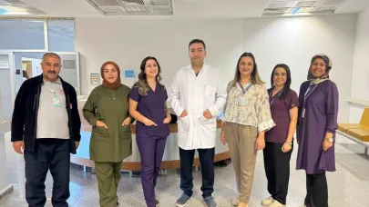 Ağrı’da genç kadının midesinden endoskopiyle iki kalem çıkarıldı