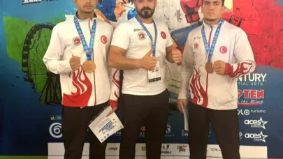 Elazığlı sporcular Avrupa’dan bronz madalya ile döndü