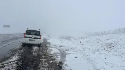 Ardahan Beyaza Büründü: Sürücüler Yollarda Mahsur Kaldı
