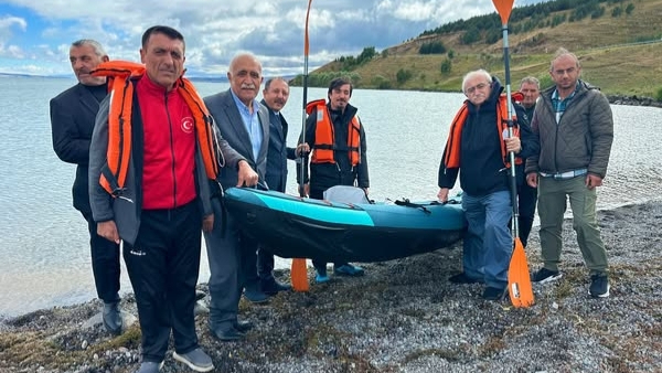 Çıldır Gölü'nde kano etkinliği düzenlendi