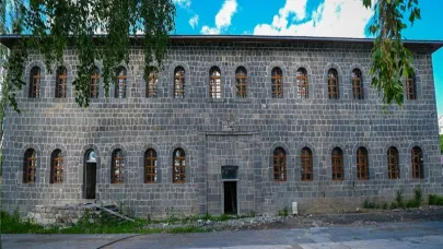 Millet Bahçesi’ndeki Bina Güzel Sanatlar Fakültesi’ne verildi