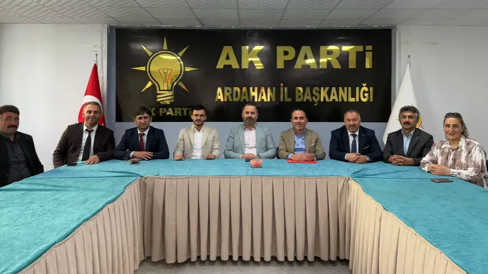 AK Parti'den geniş katılımlı değerlendirme toplantısı