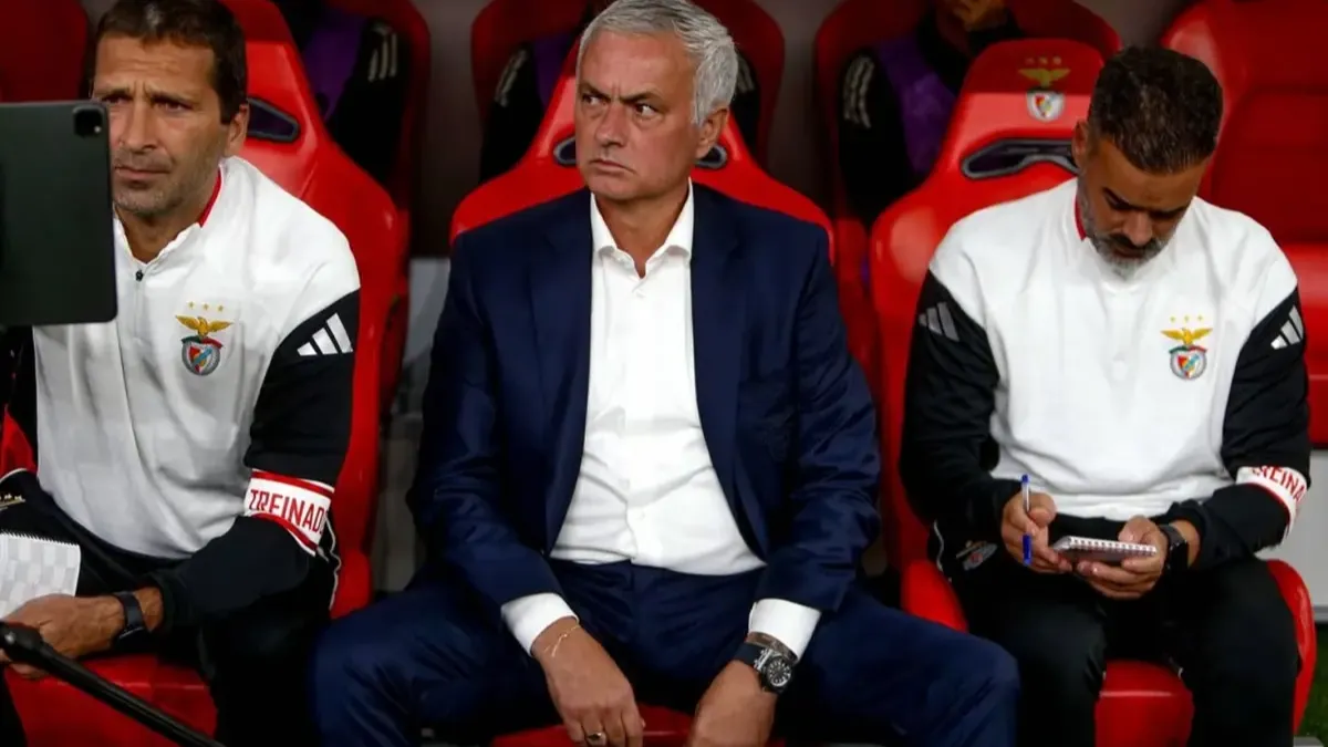 İnanılmaz maç! Mourinho öldü öldü dirildi