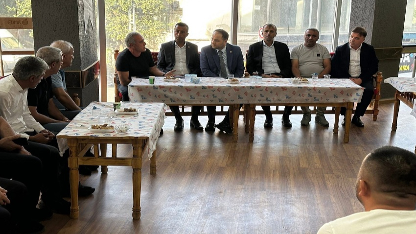 Vekil Koç Avcılar’da hemşerileriyle buluştu
