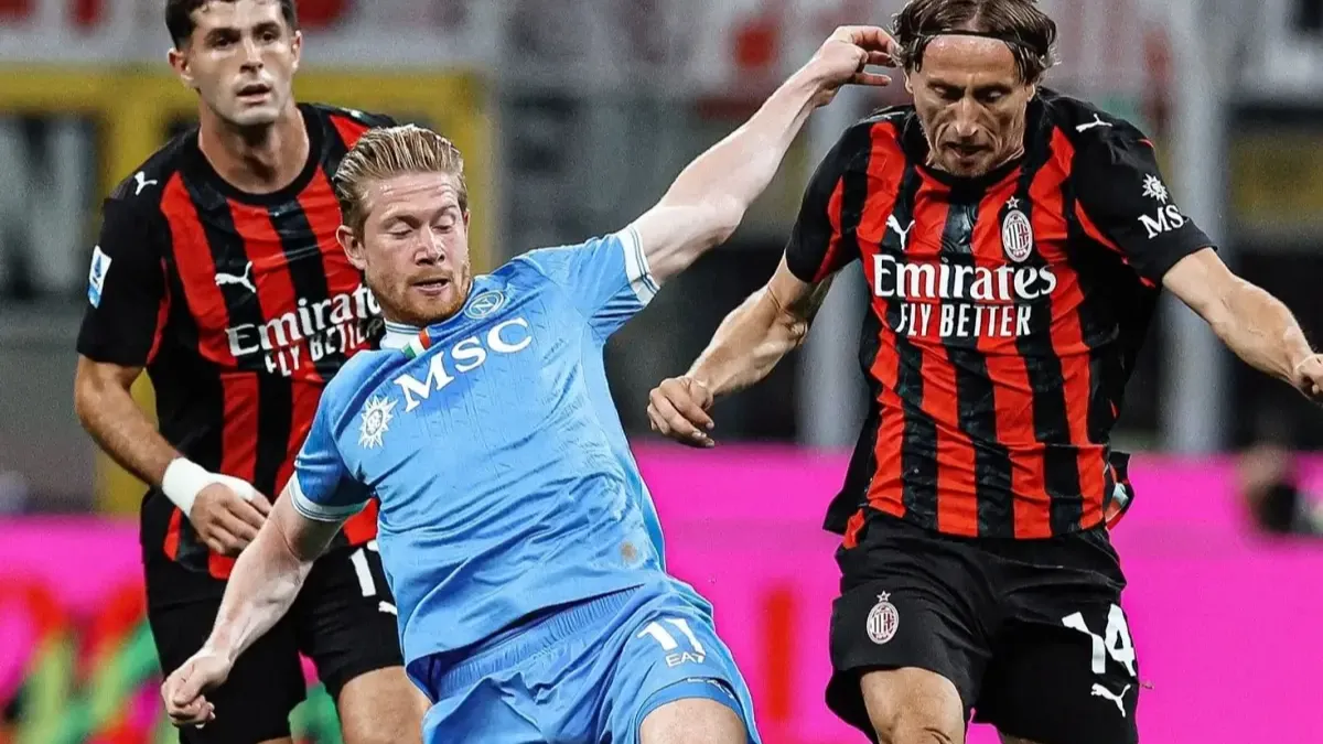 Artık yenilmez değiller! Napoli'ye Milan darbesi