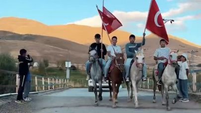 Ulupamir’de jandarma komutanına atlı karşılama