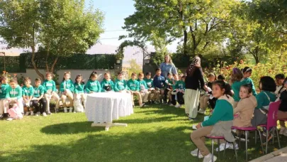 Minikler yöresel ürün pekmezli yufkayı hem açtılar hem de tattılar